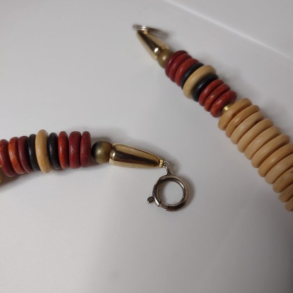 Very Cool Wooden Bead And Pendant Necklace 19 Inches Long - Picture 7 of 13